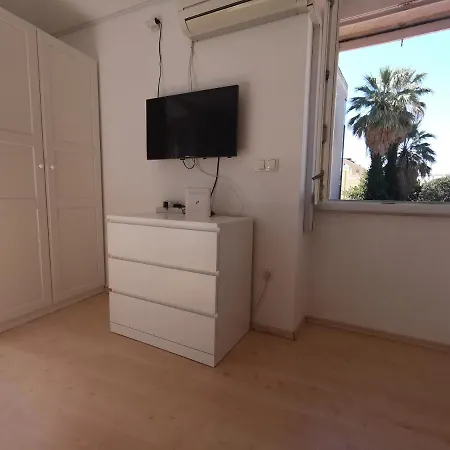 Modern Studio In A Superb Location Split Exterior photo